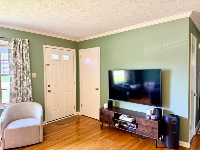 156 Paddock Drive, Versailles, KY 40383