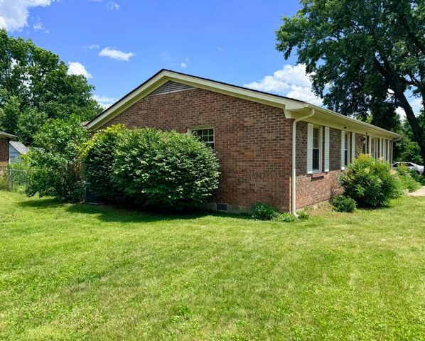156 Paddock Drive, Versailles, KY 40383