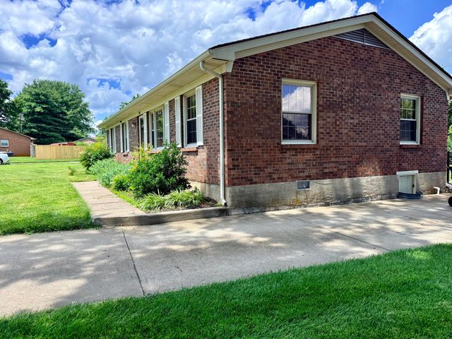 156 Paddock Drive, Versailles, KY 40383