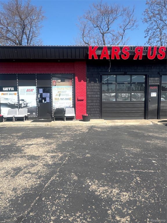 8230 N Telegraph Road, Dearborn Heights, MI 48127