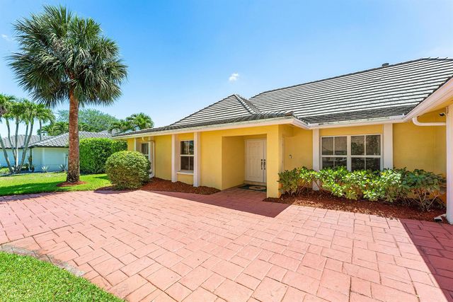 2099 Greenview Cove Drive, Wellington, FL 33414