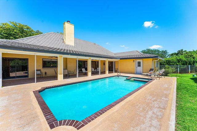2099 Greenview Cove Drive, Wellington, FL 33414