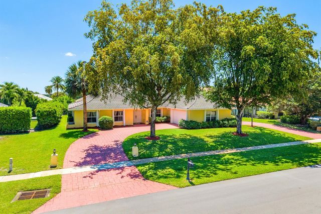 2099 Greenview Cove Drive, Wellington, FL 33414