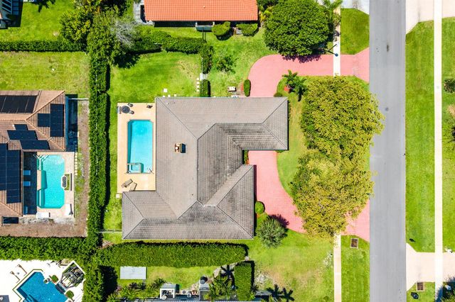 2099 Greenview Cove Drive, Wellington, FL 33414