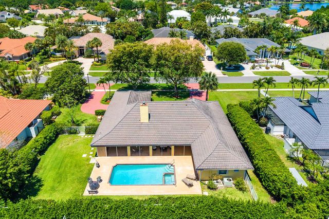 2099 Greenview Cove Drive, Wellington, FL 33414