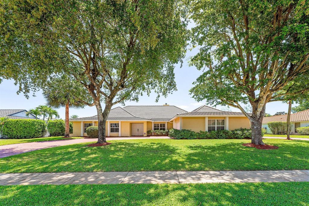 2099 Greenview Cove Drive, Wellington, FL 33414