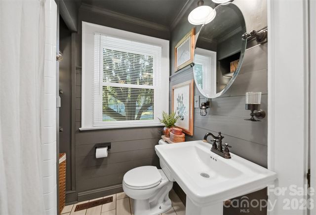 504 W 6th Street, Newton, NC 28658