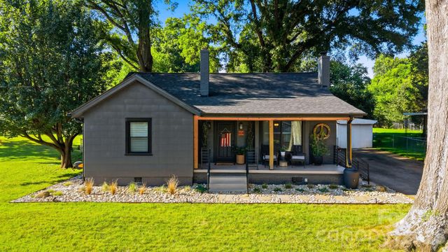 504 W 6th Street, Newton, NC 28658