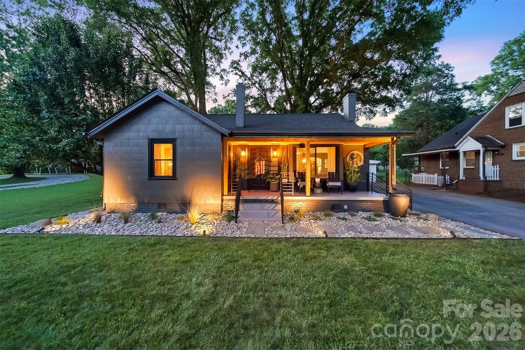 504 W 6th Street, Newton, NC 28658
