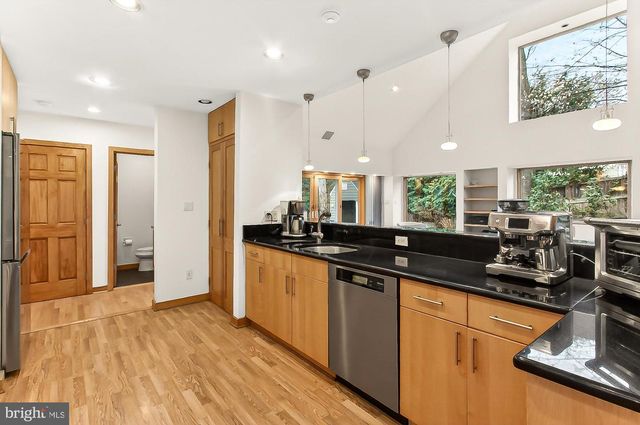 312 W COLUMBIA ST, Falls Church, VA 22046