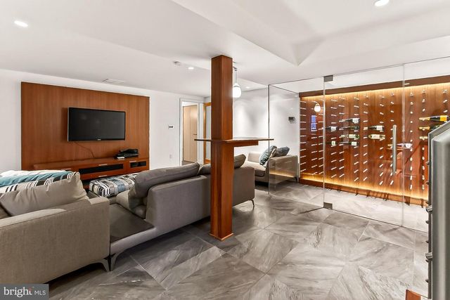 312 W COLUMBIA ST, Falls Church, VA 22046