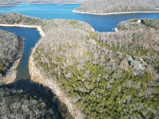 15 Lake Meadow Dr, Smithville, TN 37166