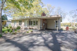 18 Cedarwood Lane, Old Saybrook, CT 06475