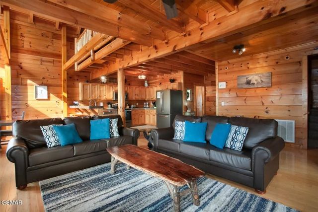 1091 Towering Oaks Drive, Sevierville, TN 37876
