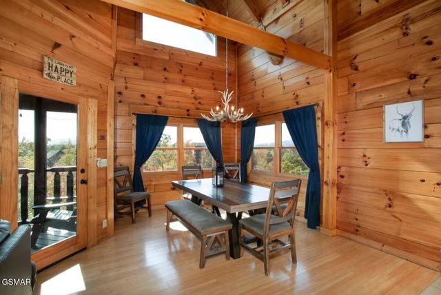 1091 Towering Oaks Drive, Sevierville, TN 37876