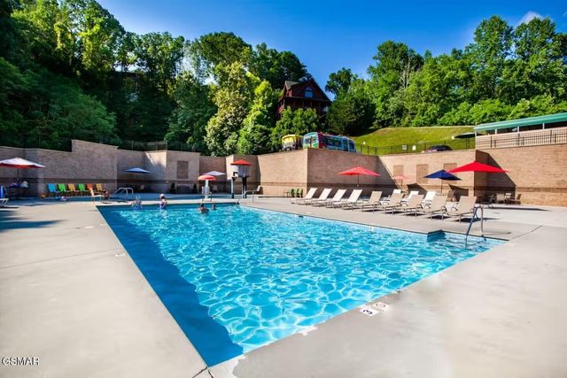 1091 Towering Oaks Drive, Sevierville, TN 37876