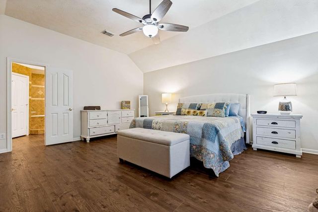 222 Willowood Drive, League City, TX 77573