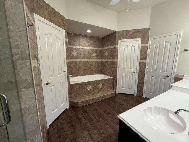 222 Willowood Drive, League City, TX 77573