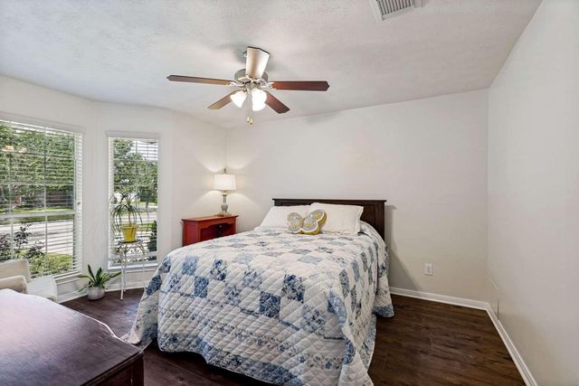 222 Willowood Drive, League City, TX 77573