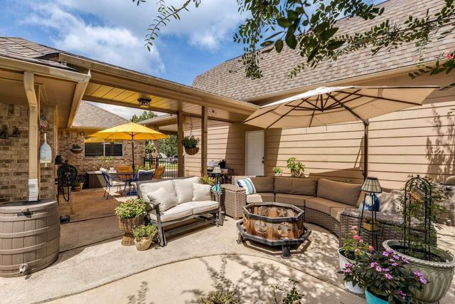 222 Willowood Drive, League City, TX 77573
