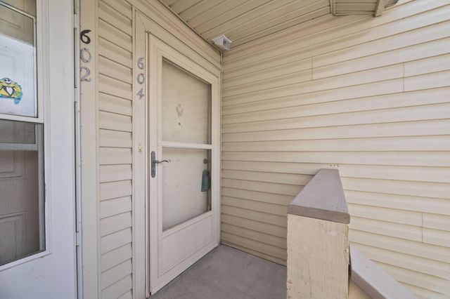 7600 Emmett F Lowry Expressway 604, Texas City, TX 77591