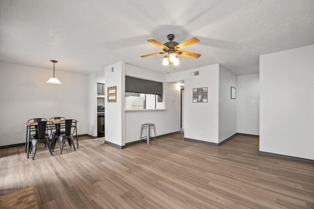 7600 Emmett F Lowry Expressway 604, Texas City, TX 77591