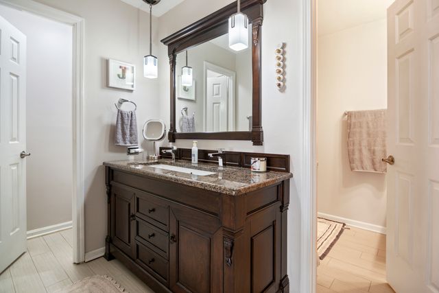 22 Park Lane 111, Park Ridge, IL 60068