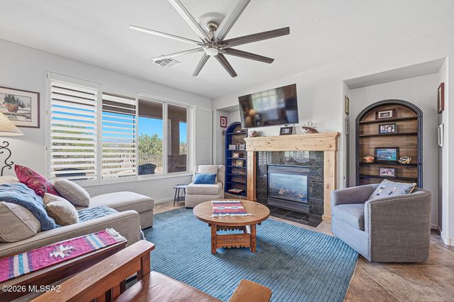 972 N Rams Head Road, Green Valley, AZ 85614