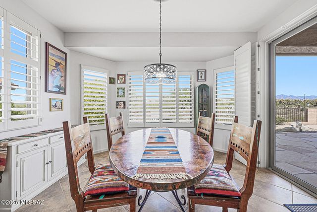 972 N Rams Head Road, Green Valley, AZ 85614