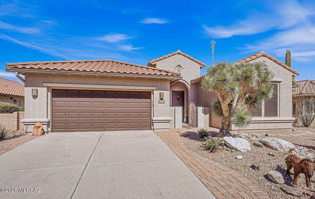 972 N Rams Head Road, Green Valley, AZ 85614