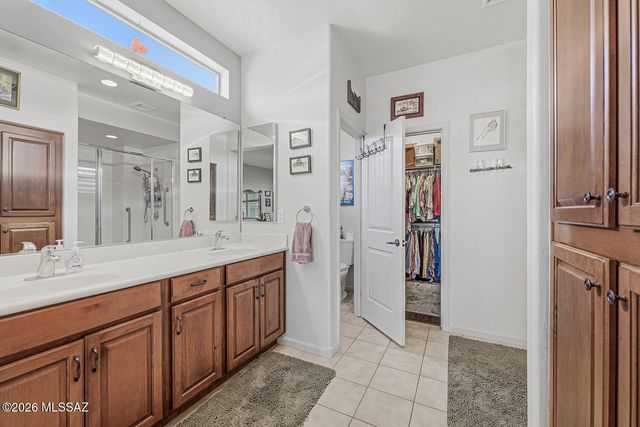 972 N Rams Head Road, Green Valley, AZ 85614
