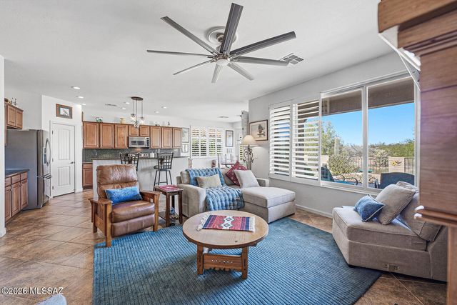 972 N Rams Head Road, Green Valley, AZ 85614