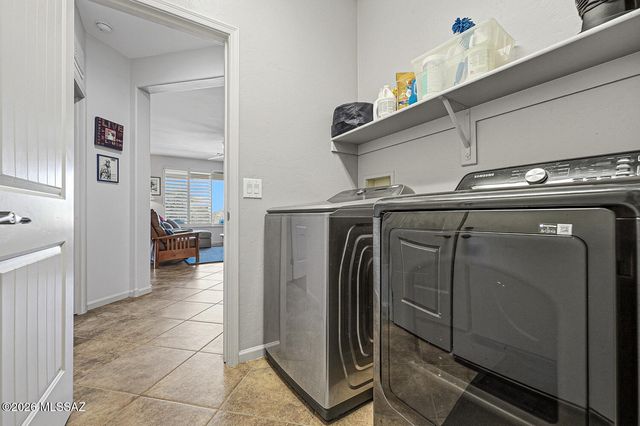 972 N Rams Head Road, Green Valley, AZ 85614