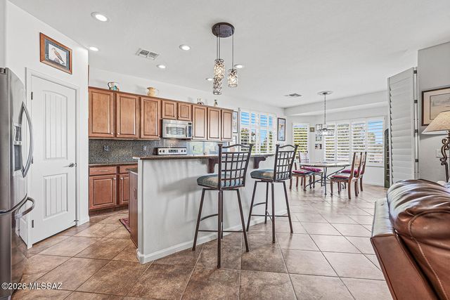 972 N Rams Head Road, Green Valley, AZ 85614