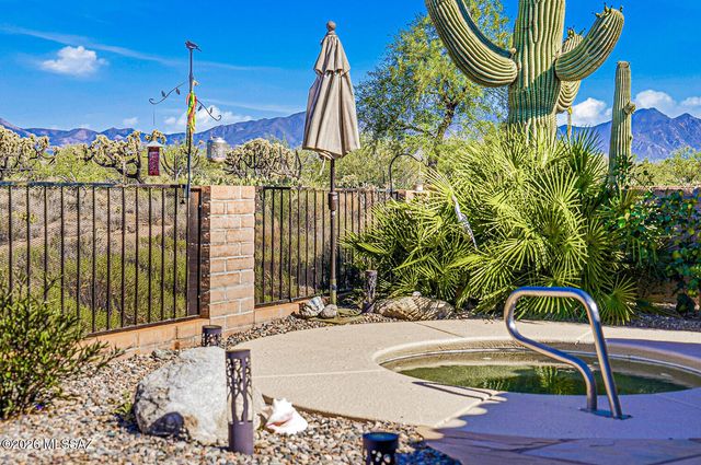 972 N Rams Head Road, Green Valley, AZ 85614