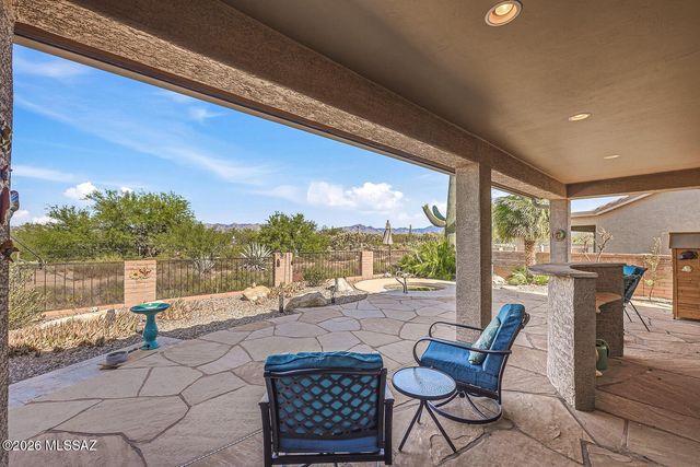 972 N Rams Head Road, Green Valley, AZ 85614