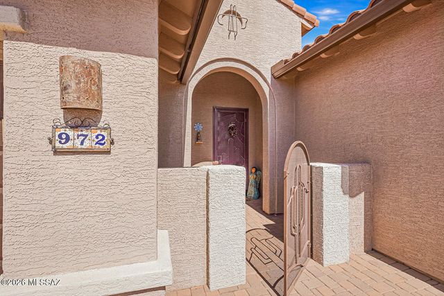 972 N Rams Head Road, Green Valley, AZ 85614