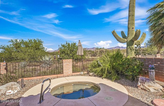 972 N Rams Head Road, Green Valley, AZ 85614