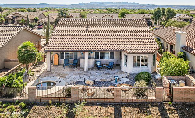 972 N Rams Head Road, Green Valley, AZ 85614