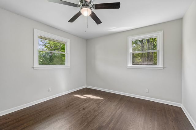 1003 Twin Creek Rd, Charlotte, TN 37036