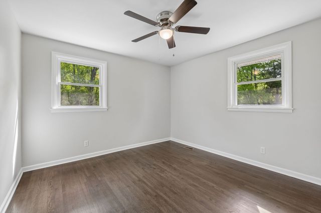 1003 Twin Creek Rd, Charlotte, TN 37036