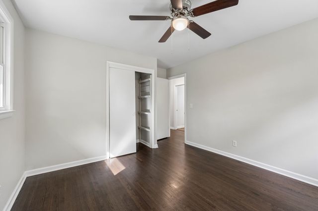1003 Twin Creek Rd, Charlotte, TN 37036
