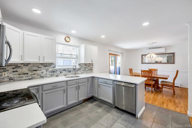 343 Oak Avenue, Riverhead, NY 11901