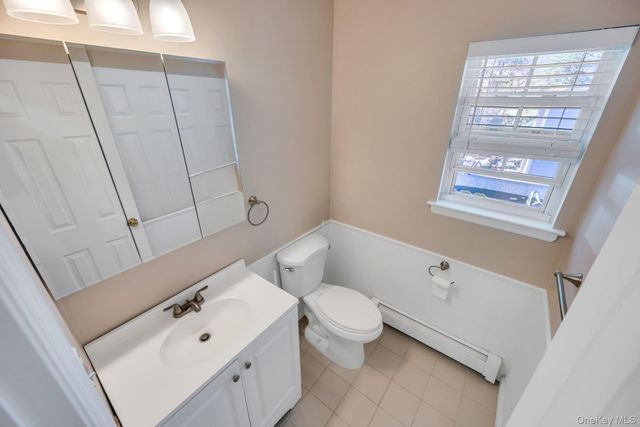 343 Oak Avenue, Riverhead, NY 11901