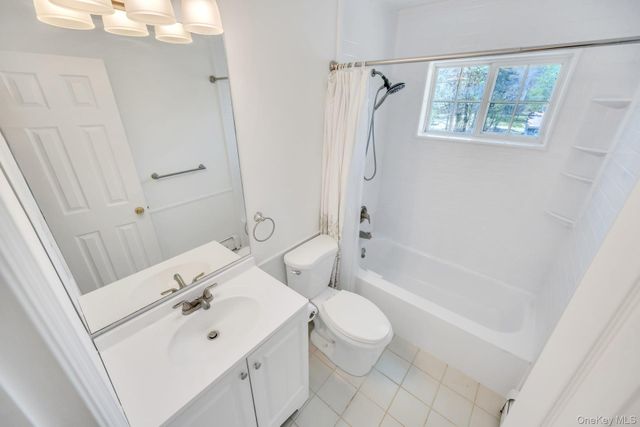 343 Oak Avenue, Riverhead, NY 11901