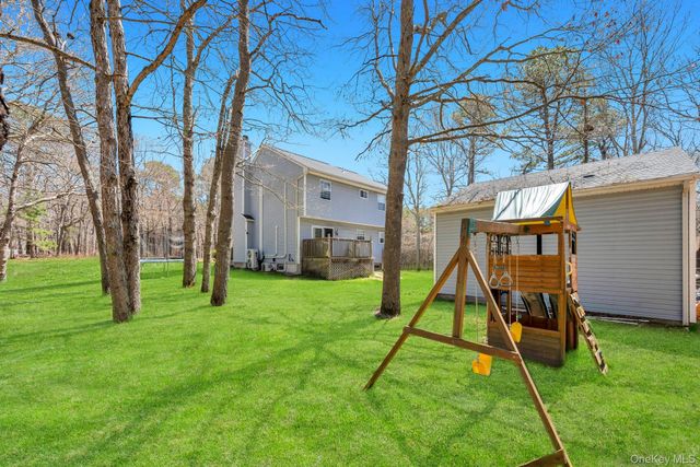 343 Oak Avenue, Riverhead, NY 11901