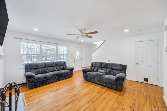 343 Oak Avenue, Riverhead, NY 11901