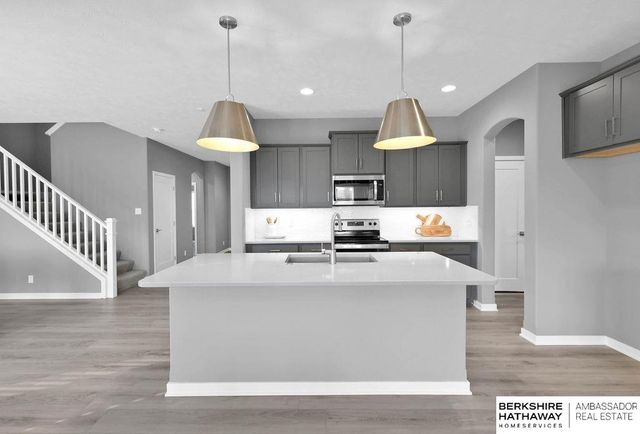 10518 S 113th Street, Papillion, NE 68046