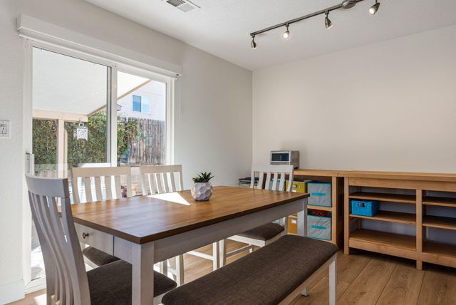 6920 Shale Avenue NE, Albuquerque, NM 87113