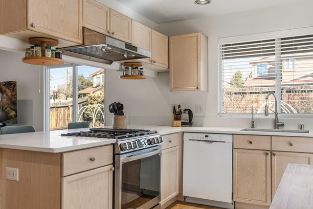 6920 Shale Avenue NE, Albuquerque, NM 87113